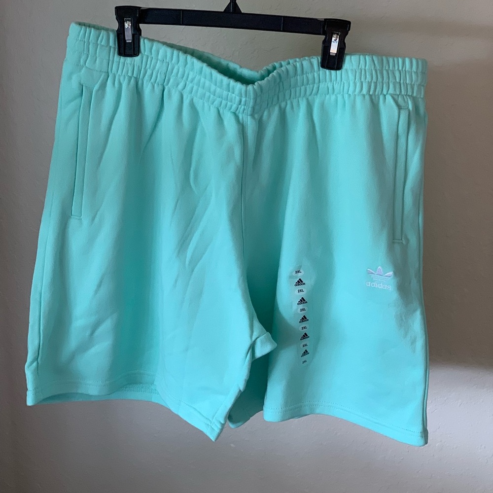 SOLD Men’s Adidas Lounge Shorts